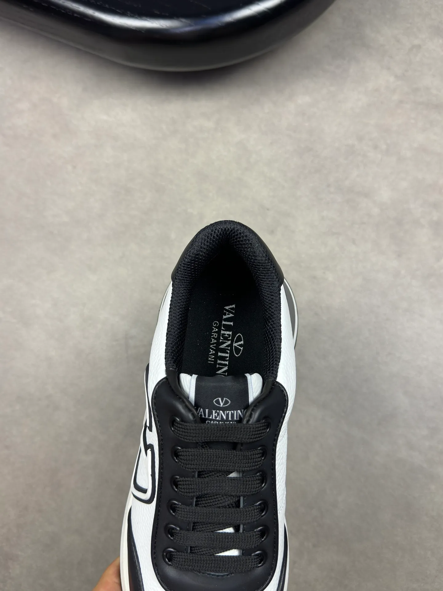[VALENTINO] Valentino men's shoes 💰500💰 - High-end quality original order - Upper: 🔝 Nappa calf leather, tumbled calf leather, sewn brand plastic totem - Lining: brand mesh canvas, foot pad; water-dyed cow leather - Outsole: multi-color wear-resistant velvet·rubber; combined molded outsole -Super high quality control·Fine workmanship: highlighted (high-end·luxury·grade) -Size :38-44 (45 can be customized)·3300